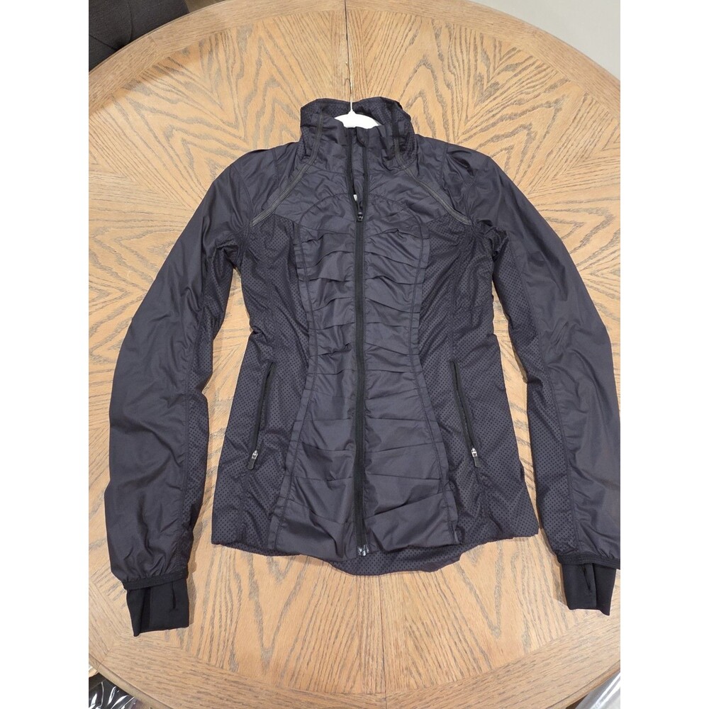 Lululemon Run Inspire Jacket Womens 4 Black Ruched Windbreaker Hooded Running - Picture 7 of 7